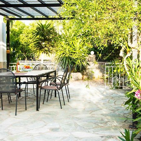 Villa Eros Vatos Bagian luar foto