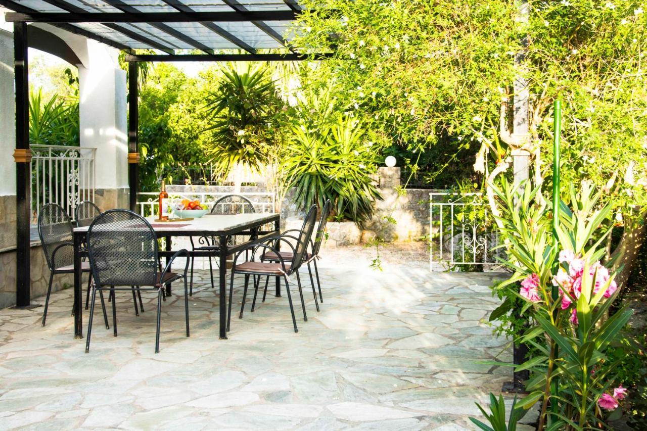 Villa Eros Vatos Bagian luar foto